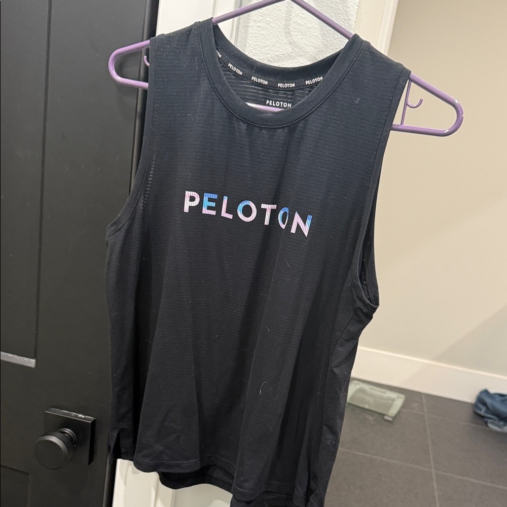 black peloton tank size medium